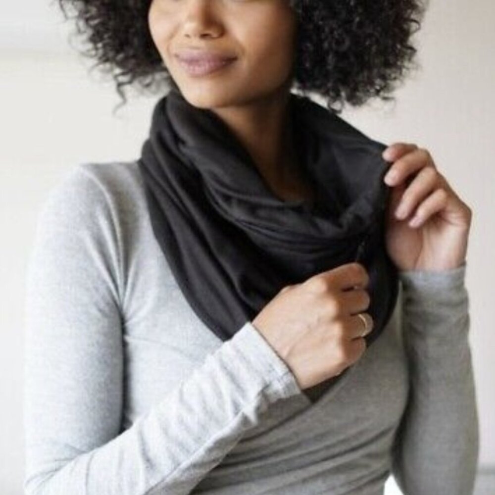 NWT Beyond Yoga Zipper Pocket Infinity Scarf Black Loop Circle
